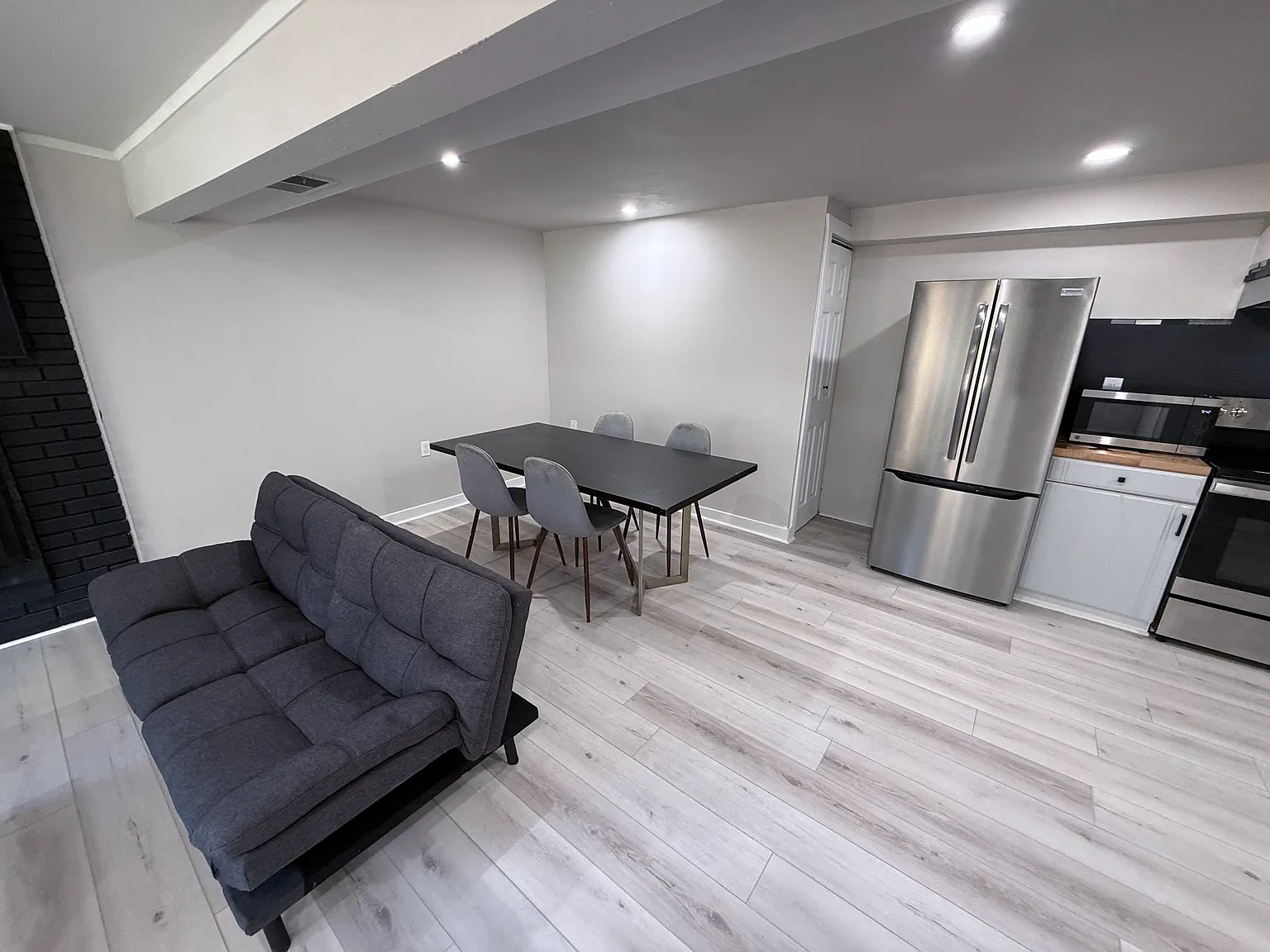2 bed, 1400 sqft, $2,800 — Photo 3