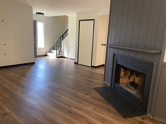 5th image of 1838 N Vineyard B Ave