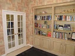 4th image of 709 Mills Ln
