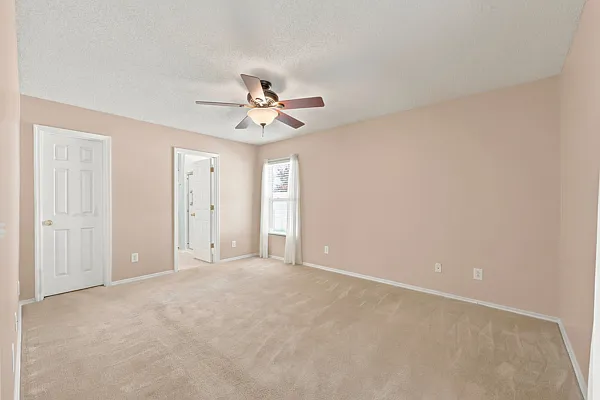 914 Bur Oak Ct — Photo 18