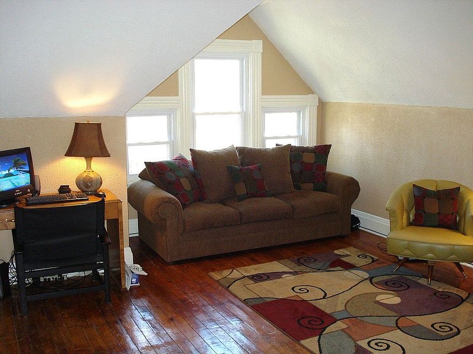 3rd Floor Living Room