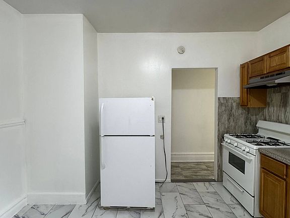 2nd image of 406 Summer Ave #7
