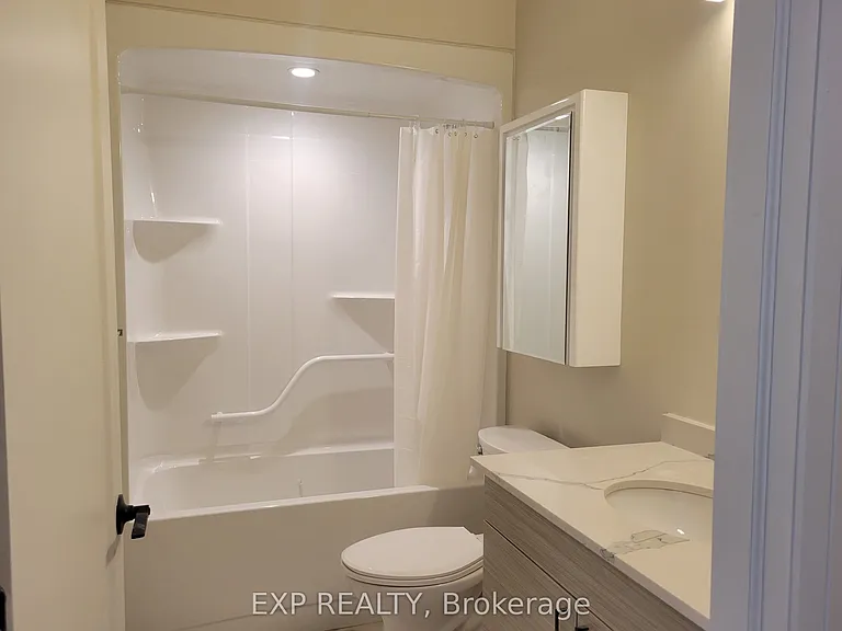 75 Barrie Rd #106 — Photo 16