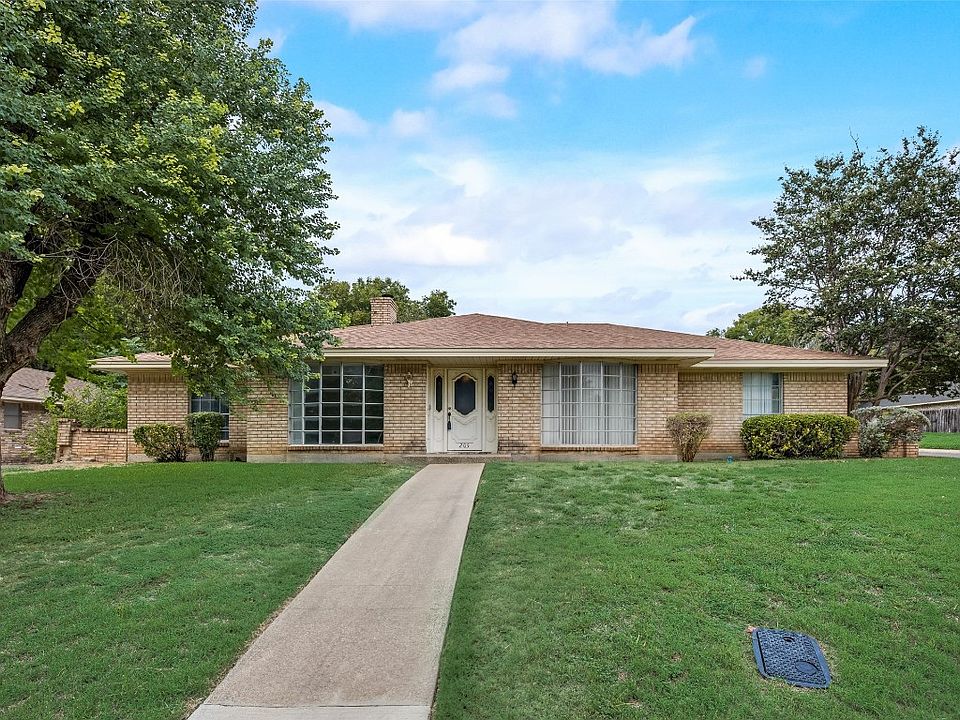 1st image of 205 Club Brook Cir