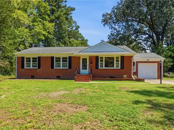 20 Corbin Dr, Newport News, VA 23606
