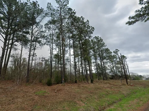 4800 Newcastle Dr, Bolivar, TN 38008