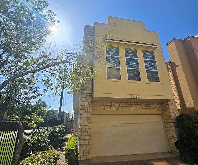 3440 Cline St — Photo 1