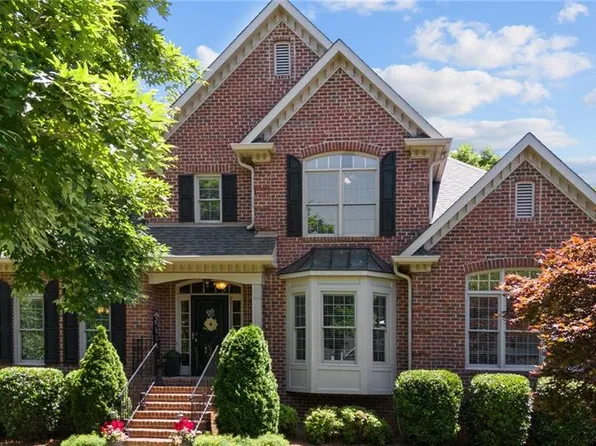 630 Oak Valley Blvd, Advance, NC 27006