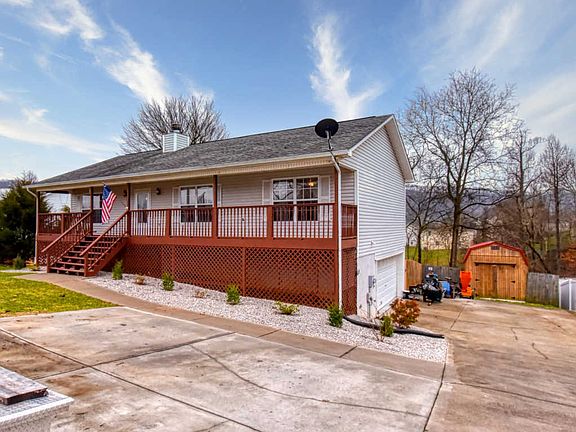2nd image of 6712 Farmbrook Ln