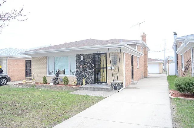 677 Muskegon Ave photo 1