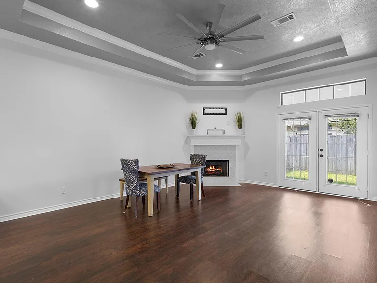 405 Harbor Oaks Dr — Photo 14