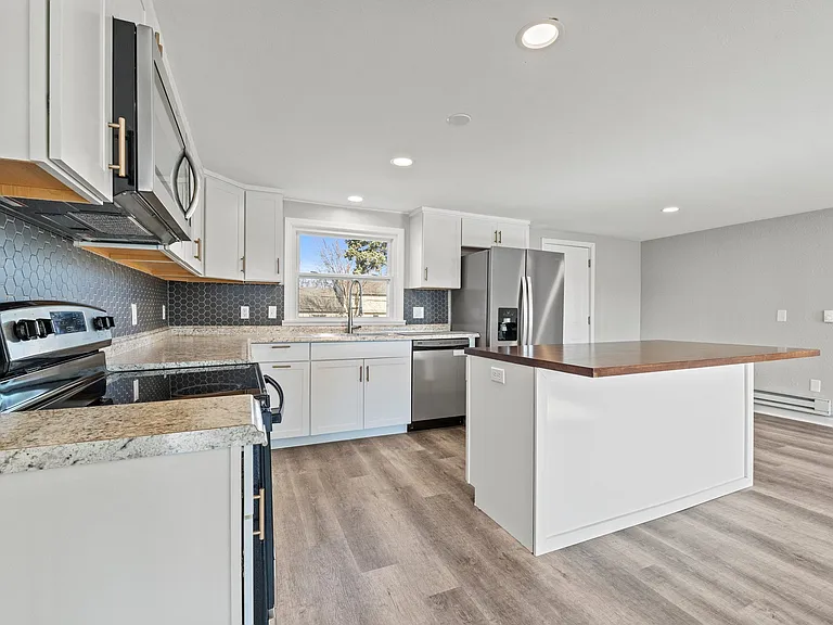 1514 W Dupont Rd — Photo 8
