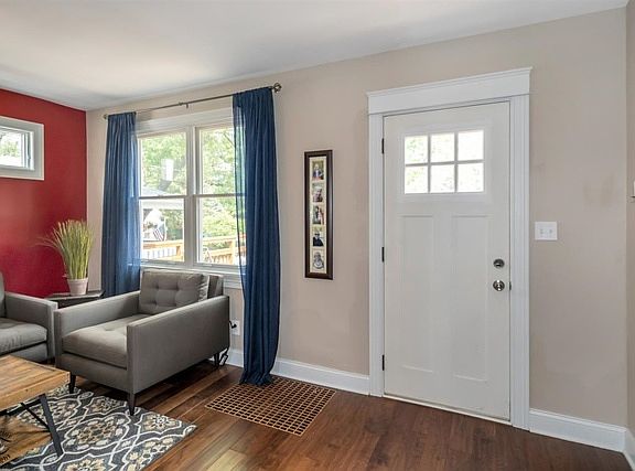 4th image of 15444 Waverly Ave