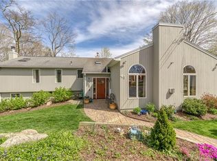 45 Taylor Pl, Branford, CT 06405