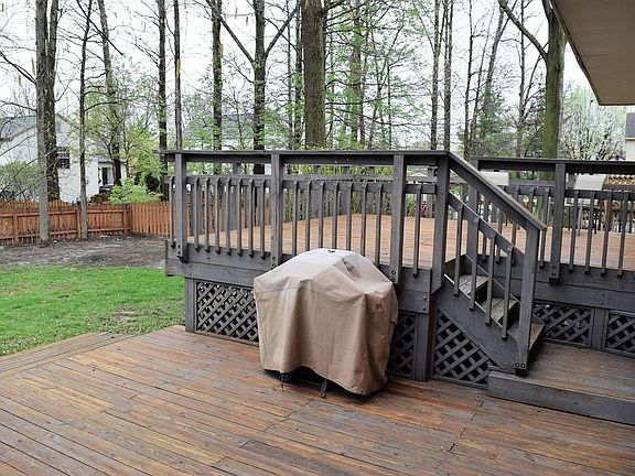 4th image of 1670 Valley Dr