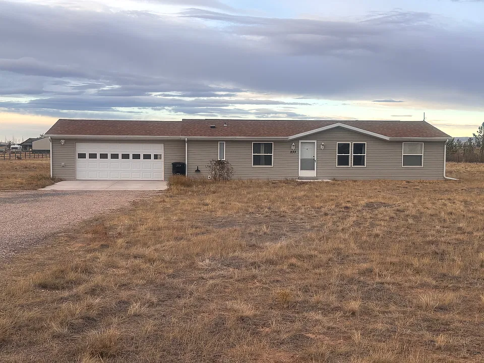 233 Howe Rd