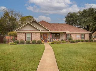 2817 Royal Dr, Kilgore, TX 75662