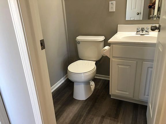 5th image of 7796 Freesia St