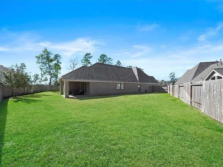 100 Wake Valley Ct — Photo 2