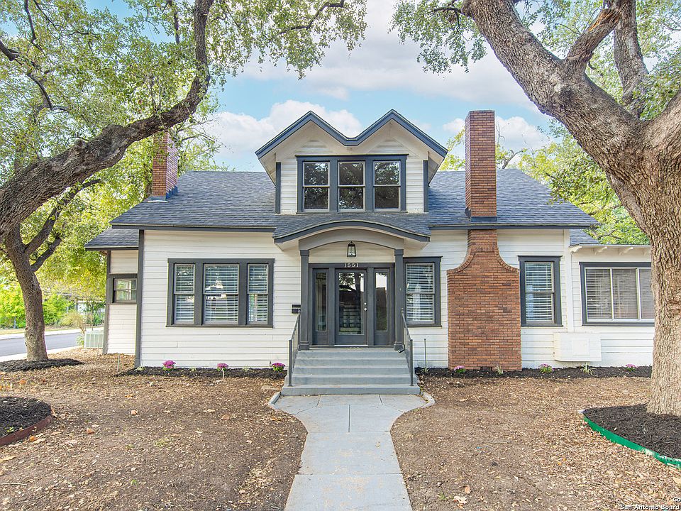 1st image of 1551 W MISTLETOE AVE
