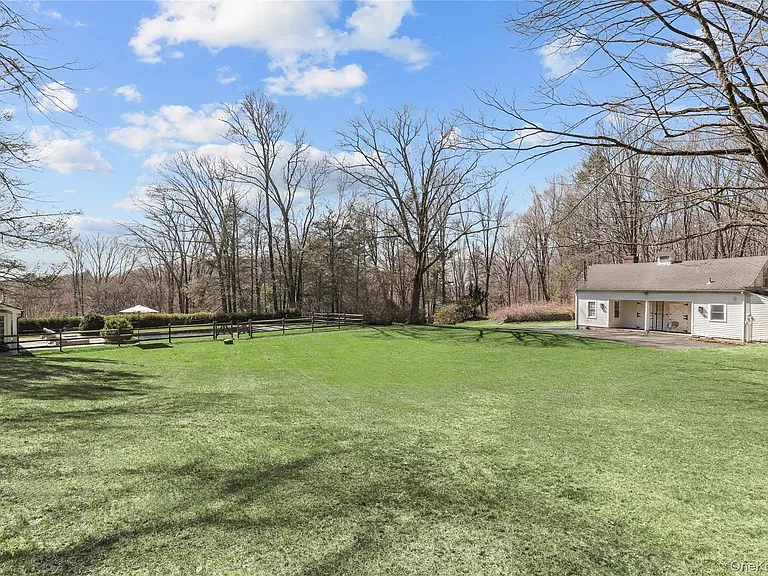269 Stone Hill Rd — Photo 34