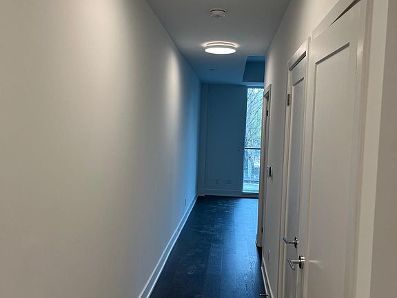 4th image of 8 Manor Rd W #307