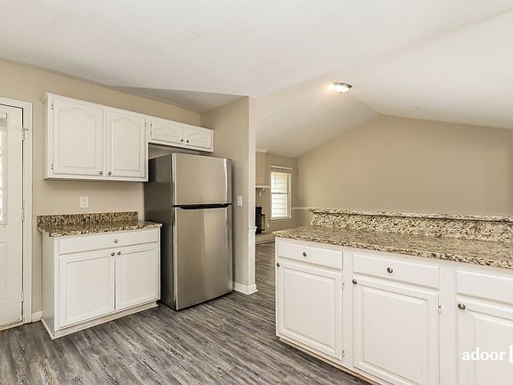 5th image of 6321 Cardinal Wood Dr