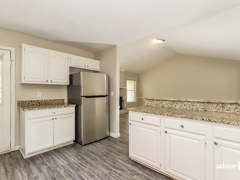 6321 Cardinal Wood Dr — Photo 5