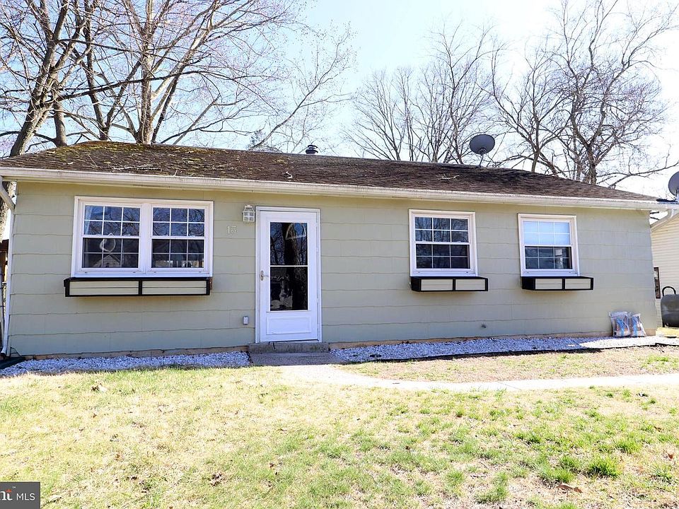 1st image of 13 Highland Ave