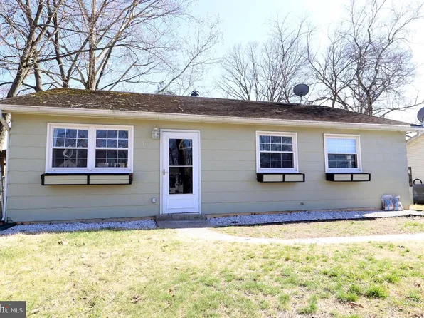 13 Highland Ave, Erial, NJ 08081