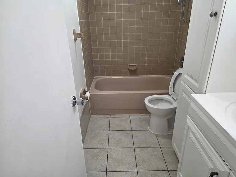 170 SE 7th St #301 — Photo 30