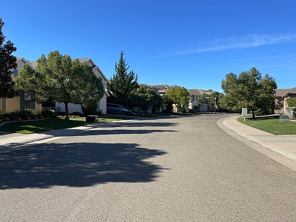 4th image of 1347 Standish Cir