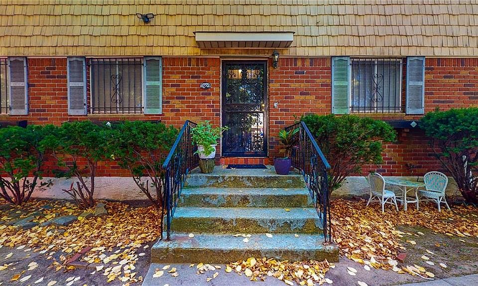 1st image of 10906 Lakewood Ave