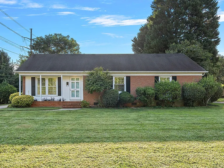 4713 Walden Ct — Photo 2