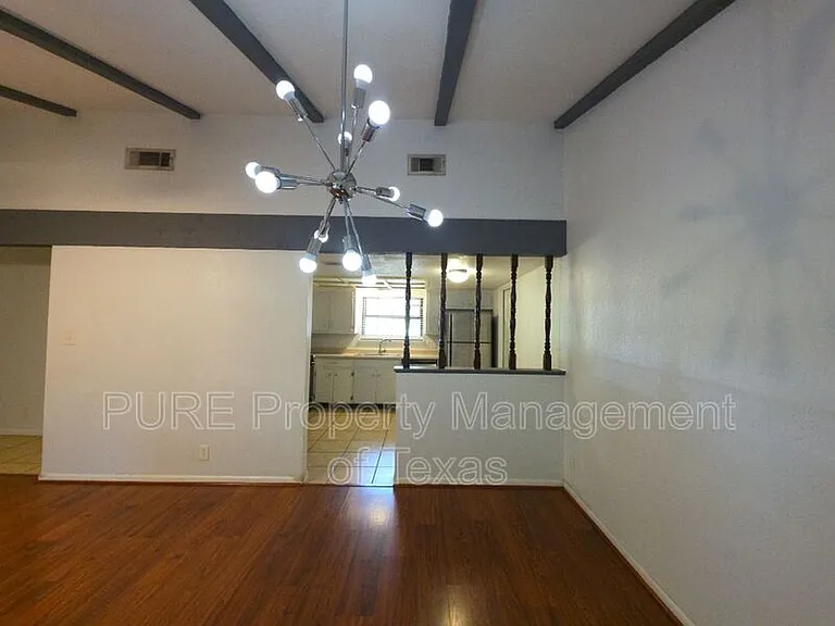 3000 Lakeside Dr — Photo 5