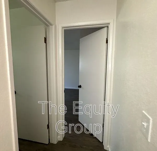 150 S Peppertree St — Photo 13