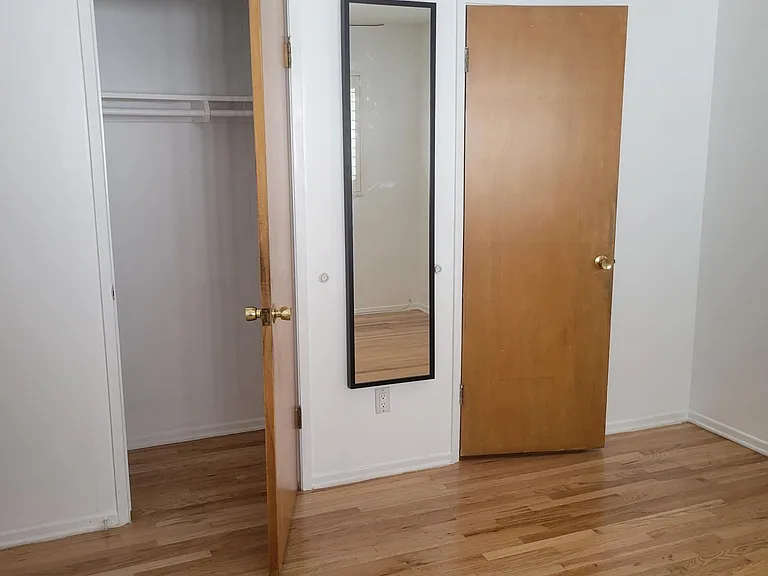103 N Hayworth Ave — Photo 4