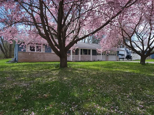 905 W Lockhart St, Sayre, PA 18840