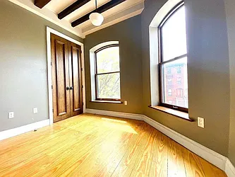 Rented by Artur Gutman, LREB