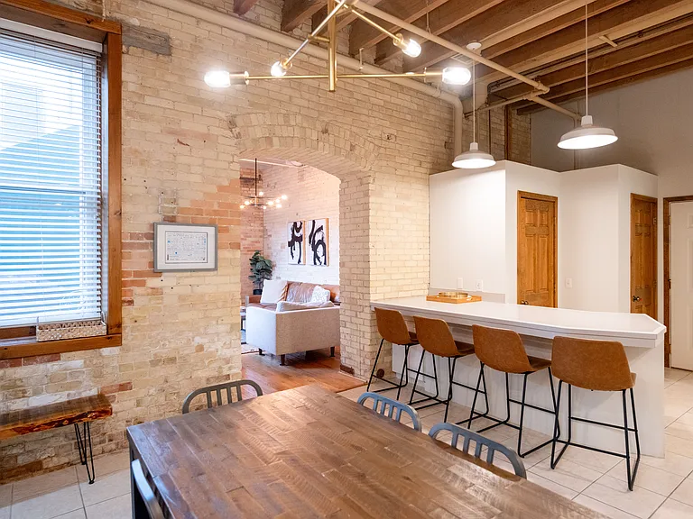 110 N Harbor Dr #104 — Photo 25