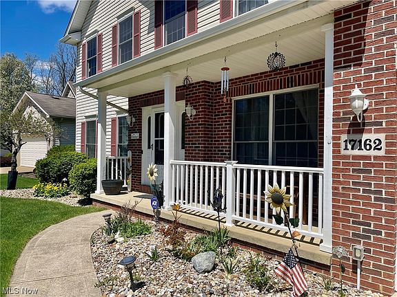2nd image of 17162 Woodlawn Ct