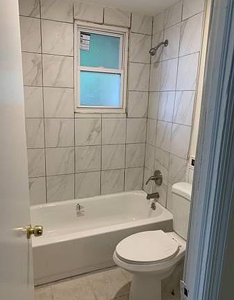 3rd image of 286 Halsted St APT 2L