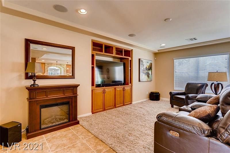 1st image of 6876 Philharmonic Ave