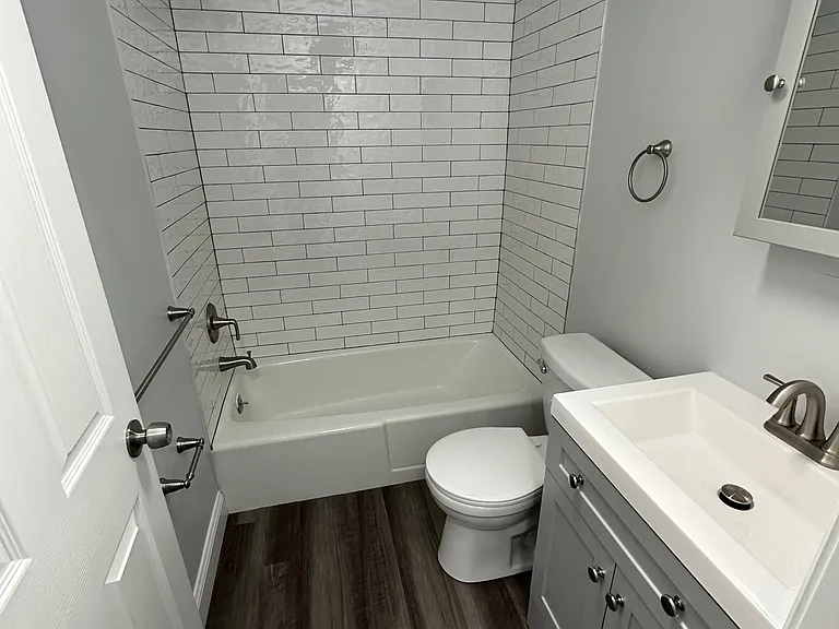 902 Erdner Ave — Photo 2