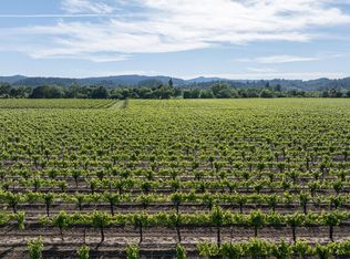 374 Kinley Drive, Healdsburg, CA 95448