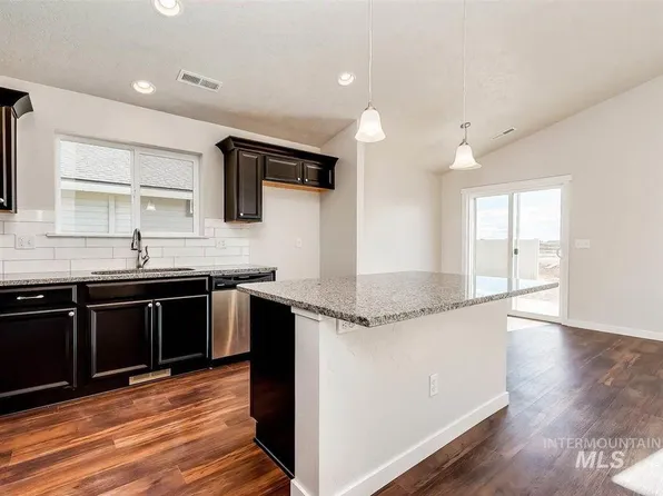 7865 E Bunker Hill St, Nampa, ID