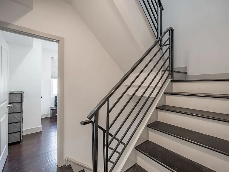 1770 Waterloo St — Photo 18