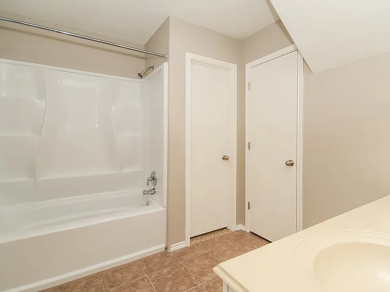 10005 Sterling Place Dr — Photo 15