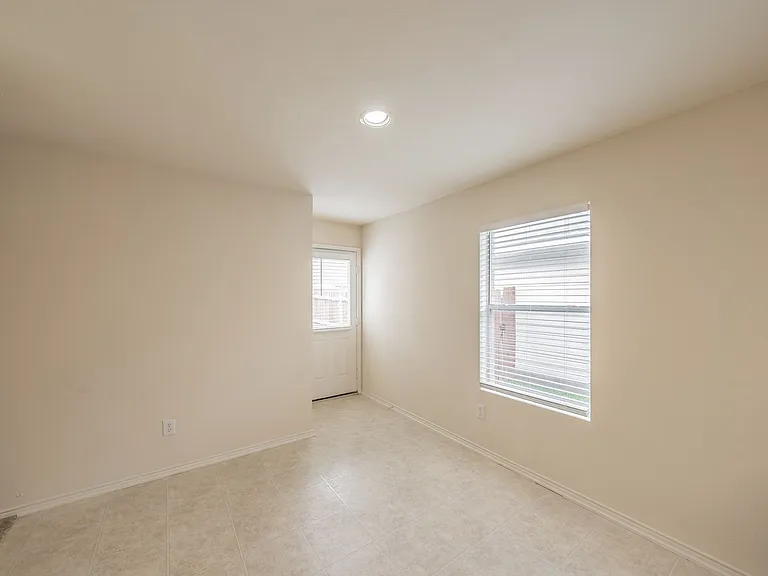 8864 Valley River Dr — Photo 28