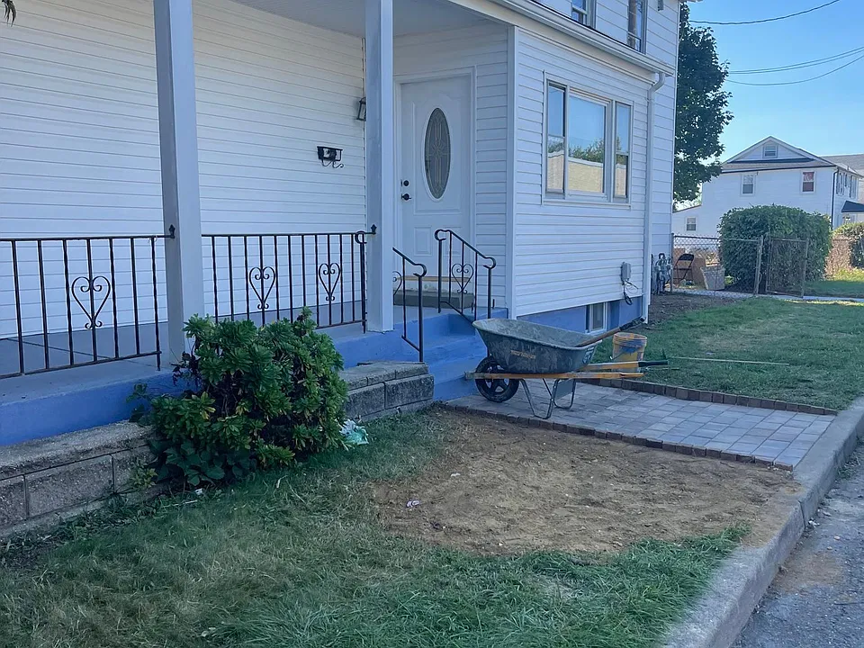 64 Lower Main St